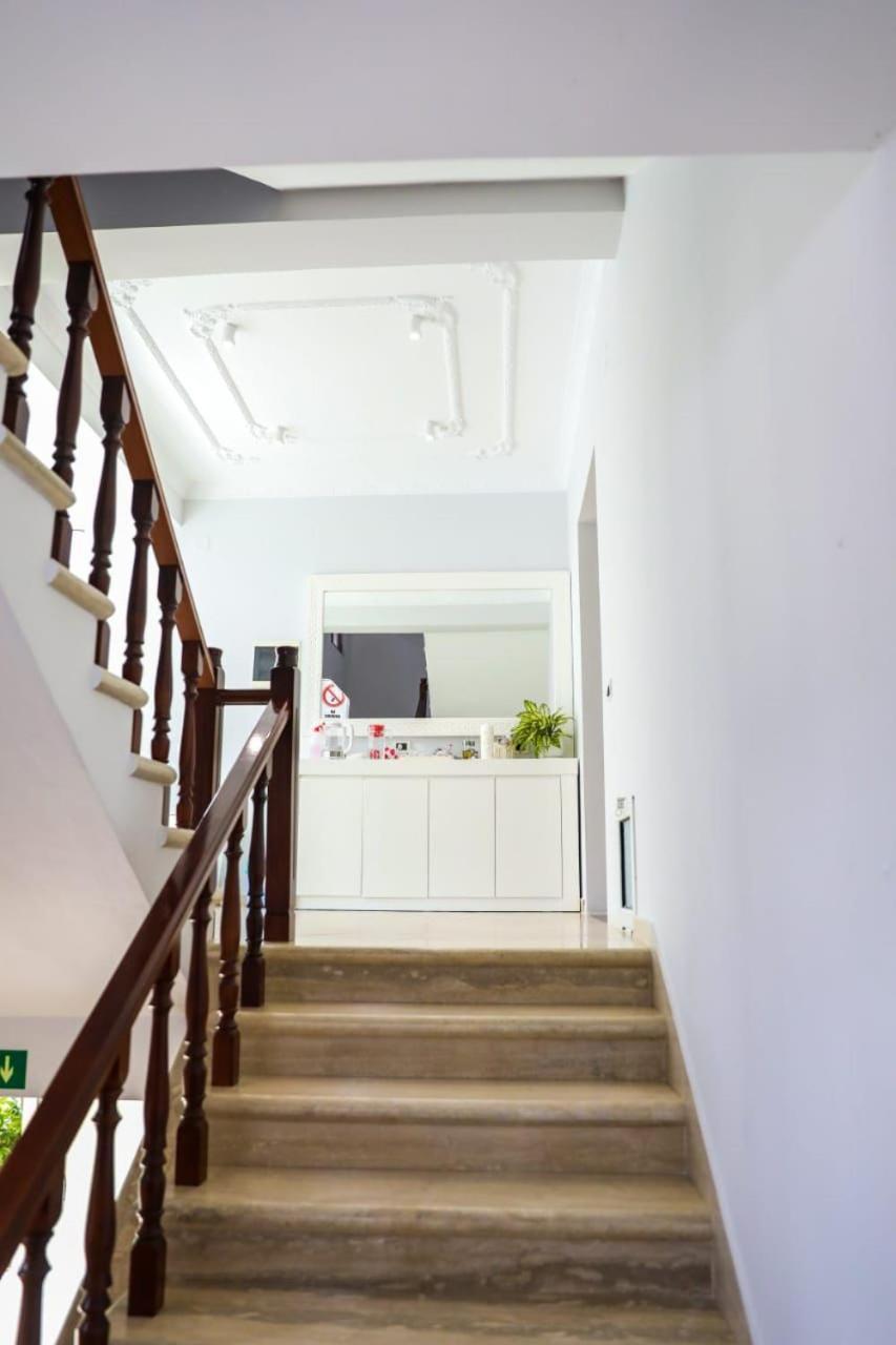Merkaj Hotel Berat Luaran gambar