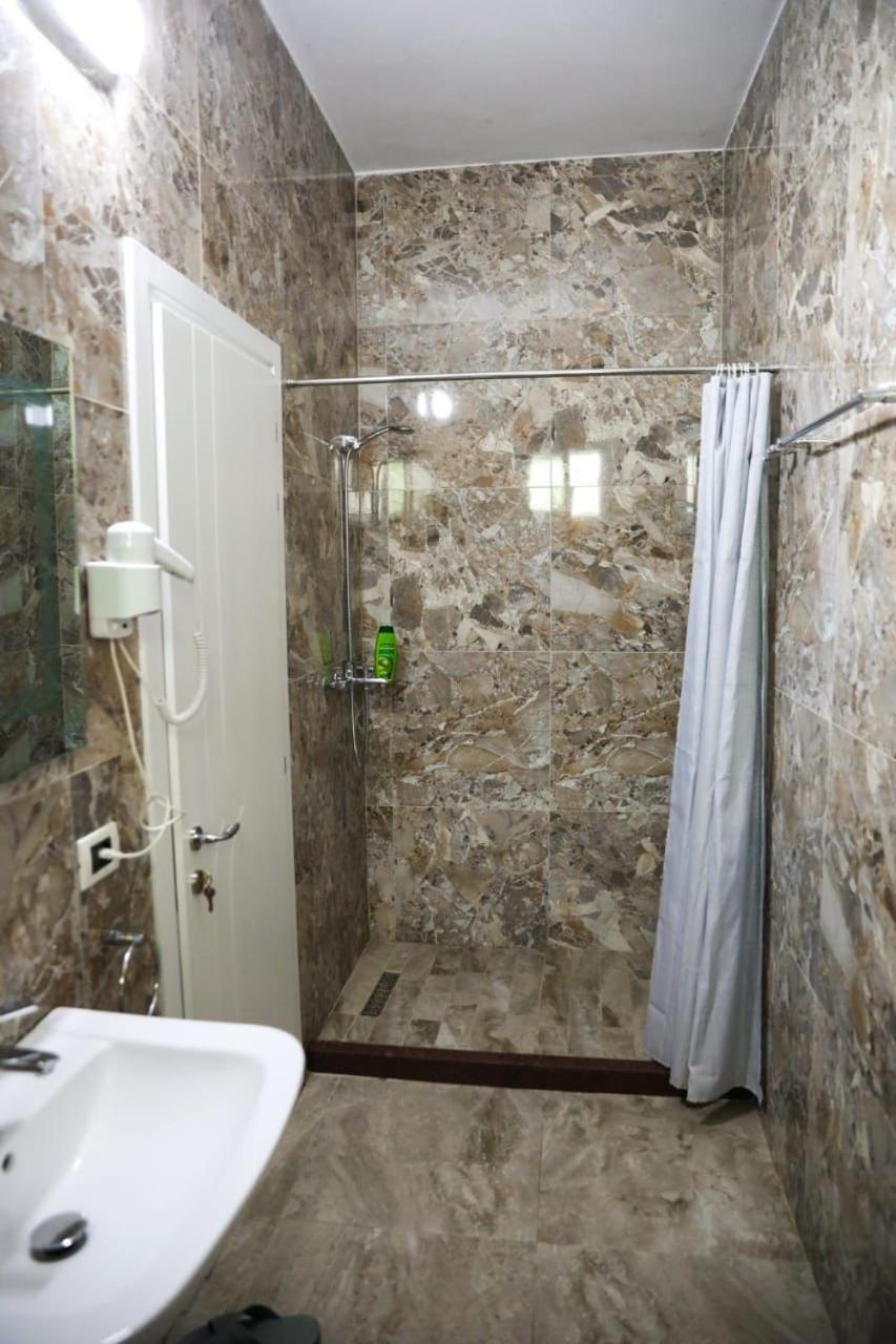 Merkaj Hotel Berat Luaran gambar