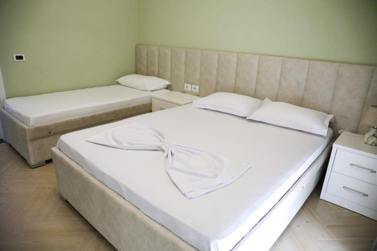 Merkaj Hotel Berat Luaran gambar