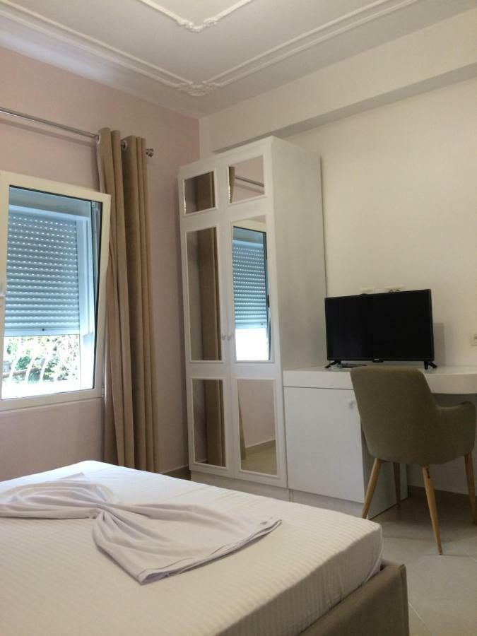 Merkaj Hotel Berat Luaran gambar