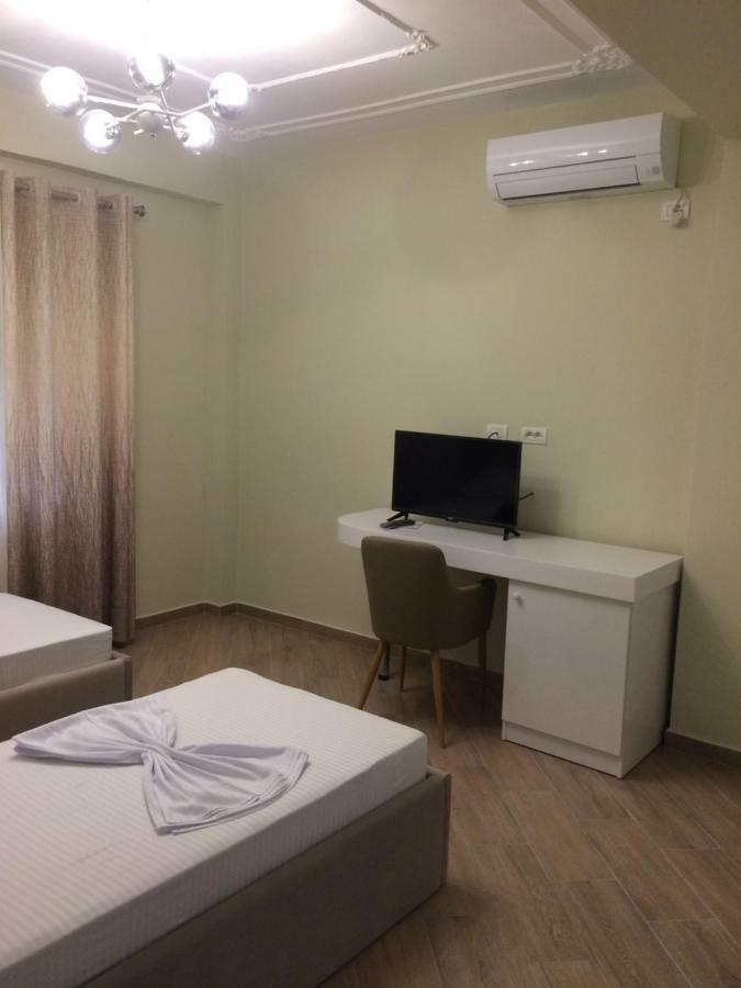 Merkaj Hotel Berat Luaran gambar